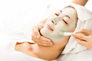 A Useful Guide To Choosing the Right Facial for Sensitive Skin