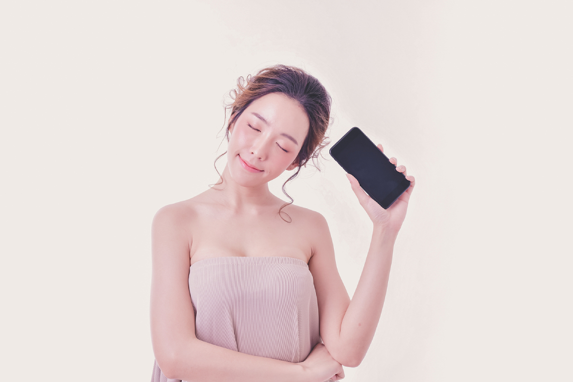 Blue Light and Premature Ageing: Is Your Screen Ageing You?