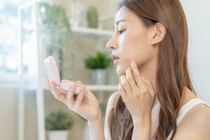 7 Everyday Habits That Are Secretly Making Your Acne Worse